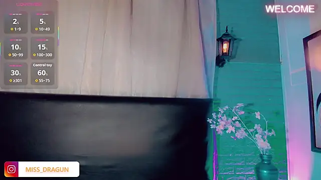 Snapshot of bayolet_ chatting on 10/08/25, 11:30 bayolet online show from 10/08/25, 11:30