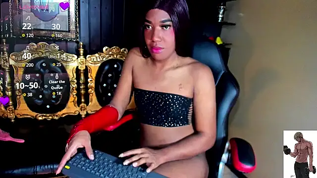 Snapshot of bayolet_ chatting on 10/21/25, 11:11 bayolet online show from 10/21/25, 11:11