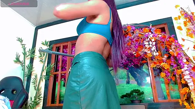 Snapshot of bayolet_ chatting on 11/21/25, 10:25 bayolet online show from 11/21/25, 10:25