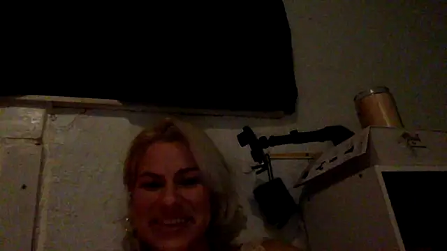 toomuchofafreak online show from 09/10/25, 11:54