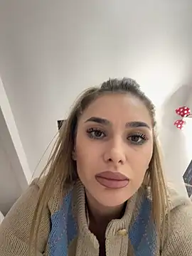 Snapshot of KaseyQuinn_ chatting on 12/05/25, 08:49 KaseyQuinn online show from 12/05/25, 08:49