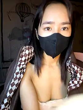 TiNa 04 online show from 11/18/25, 11:37