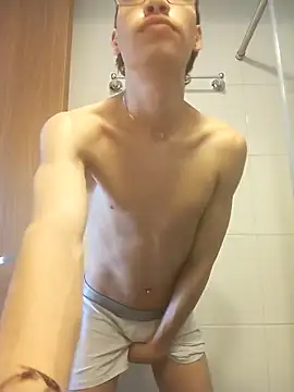 Snapshot of brooklyn_777 chatting on 04/03/26, 03:54 brooklyn 777 online show from 04/03/26, 03:54