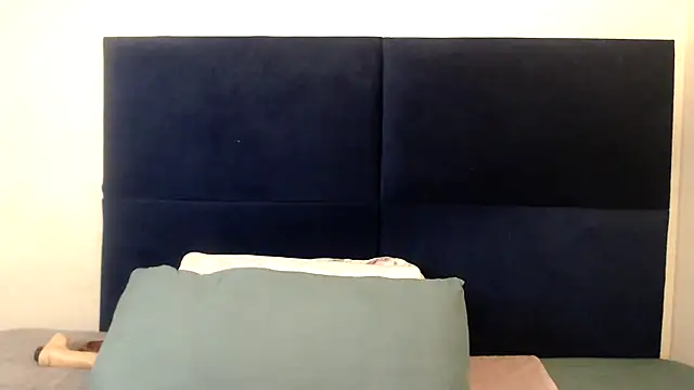 Snapshot of Sexy-Momo chatting on 10/31/25, 07:59 Sexy-Momo online show from 10/31/25, 07:59