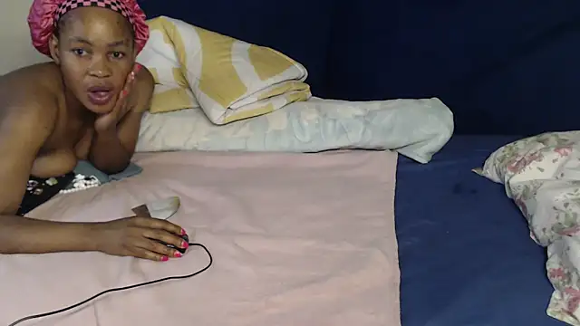 Snapshot of Sexy-Momo chatting on 11/16/25, 01:33 Sexy-Momo online show from 11/16/25, 01:33