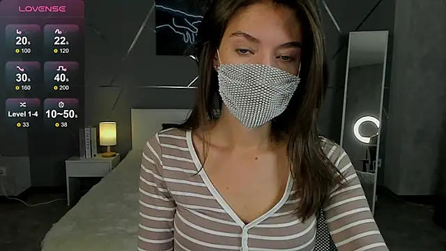 Snapshot of take_me_to_moon chatting on 10/08/25, 01:25 take me to moon online show from 10/08/25, 01:25