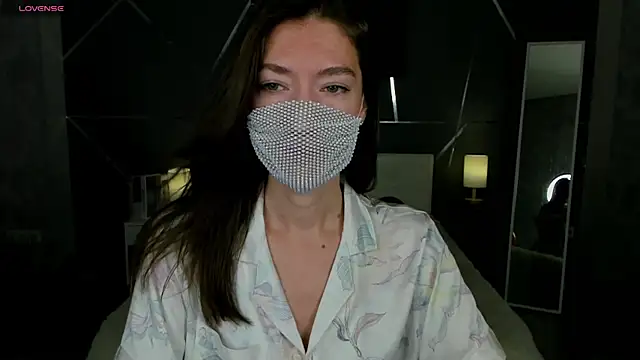 Snapshot of take_me_to_moon chatting on 11/03/25, 01:40 take me to moon online show from 11/03/25, 01:40