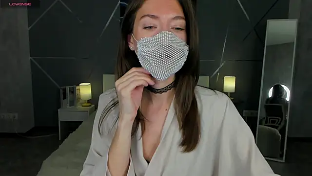 Snapshot of take_me_to_moon chatting on 11/04/25, 01:38 take me to moon online show from 11/04/25, 01:38