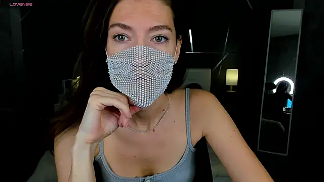 Snapshot of take_me_to_moon chatting on 11/07/25, 01:38 take me to moon online show from 11/07/25, 01:38