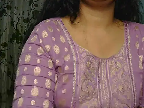 Snapshot of Jennifer_1999 chatting on 05/03/26, 05:57 Jennifer 1999 online show from 05/03/26, 05:57