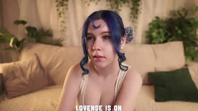 ElizSpieth online show from 12/19/25, 01:34