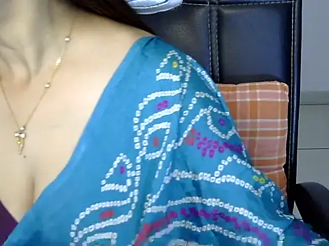 Rumi cute online show from 11/09/25, 12:14