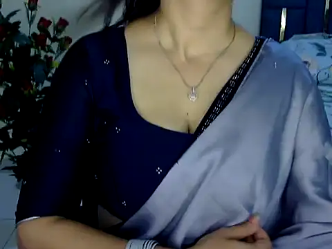 Snapshot of Rumi_cute chatting on 04/25/26, 04:04 Rumi cute online show from 04/25/26, 04:04