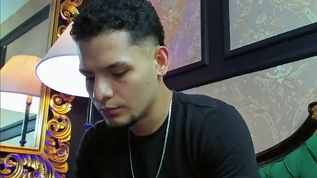 Snapshot of AlessandroKiing chatting on 07/25/26, 09:23 AlessandroKiing online show from 07/25/26, 09:23