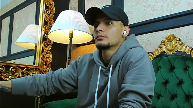 Snapshot of AlessandroKiing chatting on 08/03/26, 10:35 AlessandroKiing online show from 08/03/26, 10:35