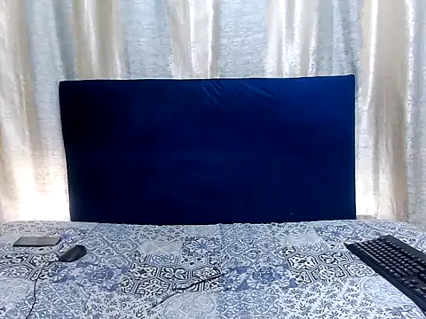 Snapshot of KinkyTrans23 chatting on 11/15/25, 06:11 KinkyTrans23 online show from 11/15/25, 06:11