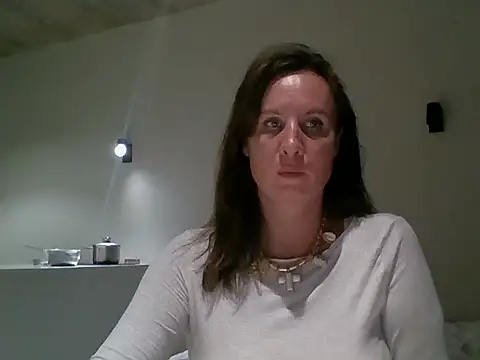 Snapshot of ALICAINWONDERLAND chatting on 09/27/25, 06:57 ALICAINWONDERLAND online show from 09/27/25, 06:57