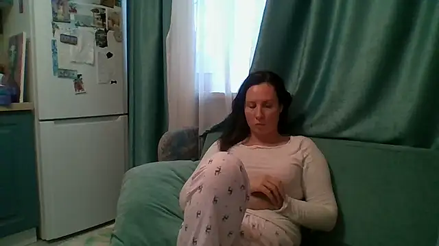 Snapshot of ALICAINWONDERLAND chatting on 11/07/25, 10:48 ALICAINWONDERLAND online show from 11/07/25, 10:48