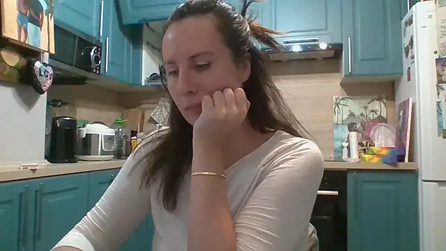 Snapshot of ALICAINWONDERLAND chatting on 11/07/25, 10:54 ALICAINWONDERLAND online show from 11/07/25, 10:54