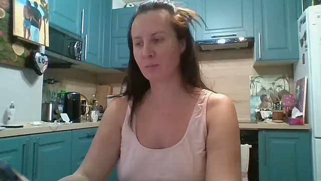 Snapshot of ALICAINWONDERLAND chatting on 11/18/25, 04:44 ALICAINWONDERLAND online show from 11/18/25, 04:44