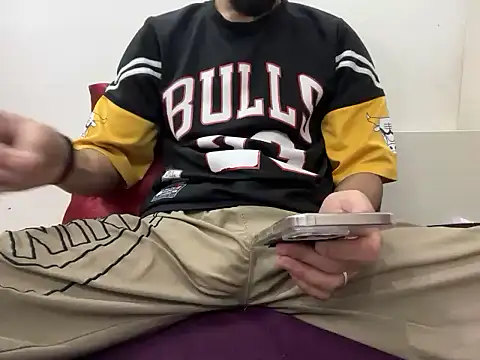 Snapshot of coupleyug chatting on 01/17/26, 10:20 coupleyug online show from 01/17/26, 10:20