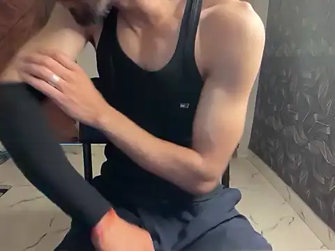 Snapshot of coupleyug chatting on 03/15/26, 06:30 coupleyug online show from 03/15/26, 06:30