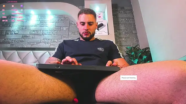 Snapshot of dominic_de_luca chatting on 09/14/25, 02:00 dominic de luca online show from 09/14/25, 02:00