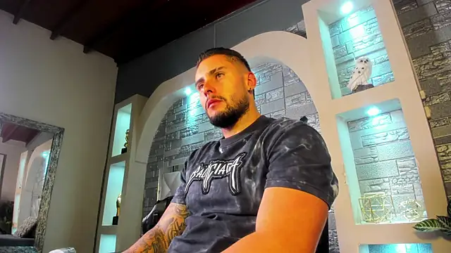 Snapshot of dominic_de_luca chatting on 09/23/25, 02:47 dominic de luca online show from 09/23/25, 02:47