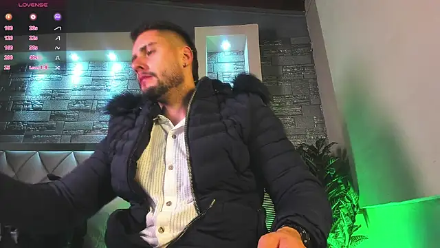 Snapshot of dominic_de_luca chatting on 10/09/25, 04:54 dominic de luca online show from 10/09/25, 04:54