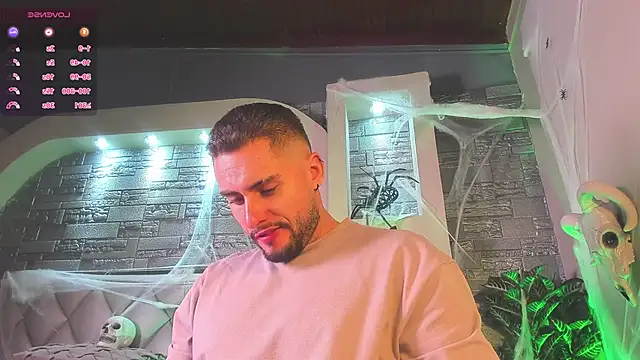 Snapshot of dominic_de_luca chatting on 10/19/25, 02:45 dominic de luca online show from 10/19/25, 02:45