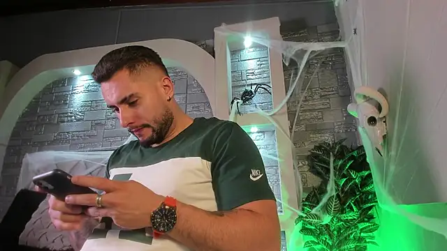 dominic de luca online show from 10/21/25, 03:07