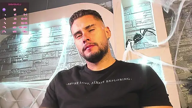 Snapshot of dominic_de_luca chatting on 10/28/25, 02:37 dominic de luca online show from 10/28/25, 02:37