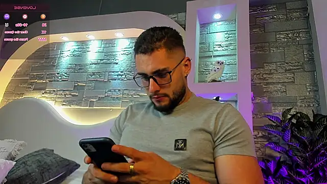 Snapshot of dominic_de_luca chatting on 11/08/25, 05:29 dominic de luca online show from 11/08/25, 05:29