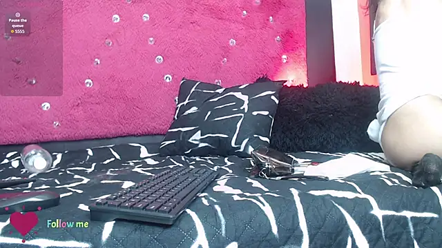 Engeelll online show from 10/17/25, 06:54