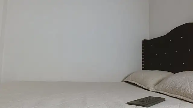 Snapshot of SamyRoss chatting on 09/26/25, 02:37 SamyRoss online show from 09/26/25, 02:37