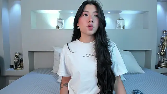 Snapshot of MeryCoors chatting on 09/19/25, 01:01 MeryCoors online show from 09/19/25, 01:01