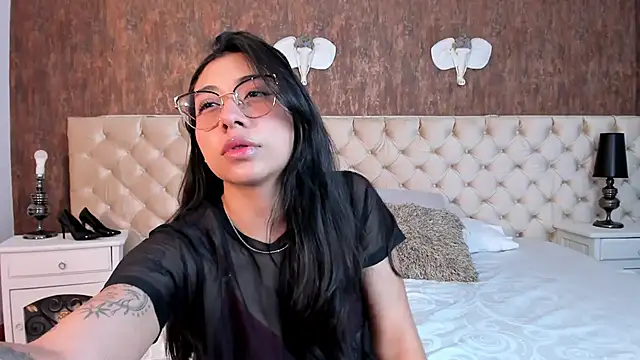 Snapshot of MeryCoors chatting on 04/27/26, 12:47 MeryCoors online show from 04/27/26, 12:47