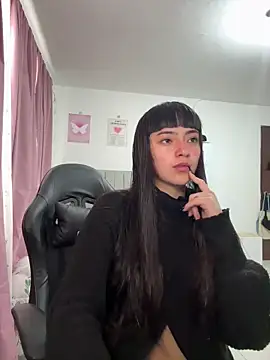 Snapshot of violetta_blackk chatting on 04/03/26, 09:35 violetta blackk online show from 04/03/26, 09:35