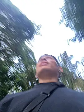 Snapshot of elfernh chatting on 10/13/25, 10:32 elfernh online show from 10/13/25, 10:32