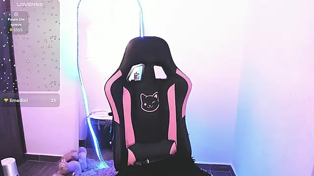 samiacooper25 online show from 10/21/25, 11:00