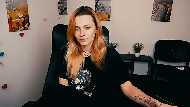 PeppyMia online show from 11/24/25, 07:41