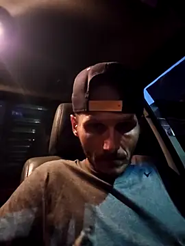 Snapshot of Romance32 chatting on 10/02/25, 01:34 Romance32 online show from 10/02/25, 01:34