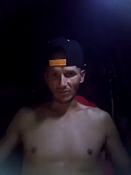 Snapshot of Romance32 chatting on 10/18/25, 06:05 Romance32 online show from 10/18/25, 06:05