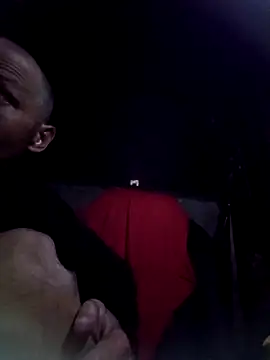 Snapshot of Romance32 chatting on 10/27/25, 08:18 Romance32 online show from 10/27/25, 08:18