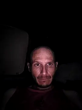 Snapshot of Romance32 chatting on 11/19/25, 12:54 Romance32 online show from 11/19/25, 12:54