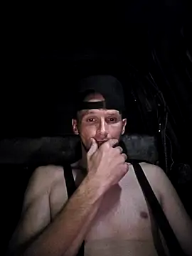 Snapshot of Romance32 chatting on 04/15/26, 08:43 Romance32 online show from 04/15/26, 08:43