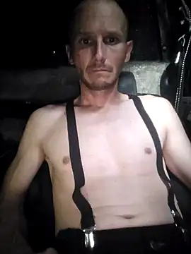 Snapshot of Romance32 chatting on 04/26/26, 12:19 Romance32 online show from 04/26/26, 12:19