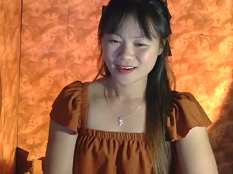 Snapshot of Sisi_dy01 chatting on 10/23/25, 01:10 Sisi dy01 online show from 10/23/25, 01:10