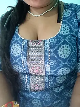 Snapshot of Anjali-bhabhi chatting on 09/10/25, 07:30 Anjali-bhabhi online show from 09/10/25, 07:30