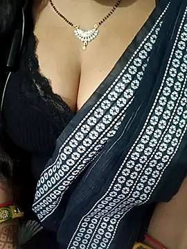 Snapshot of Anjali-bhabhi chatting on 10/13/25, 07:25 Anjali-bhabhi online show from 10/13/25, 07:25